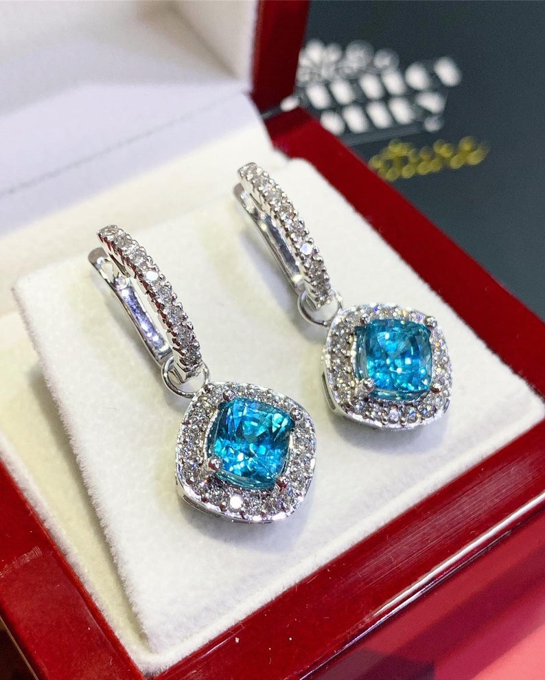 DANGLING 6.65TCW Blue Zircon VS Diamonds 18K solid white gold earrings chandelier sky drop vintage cocktail dinner party blue sky natural